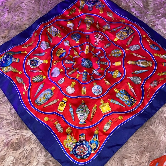 Hermes 100% silk scarf Made in France - Picture 2 of 6